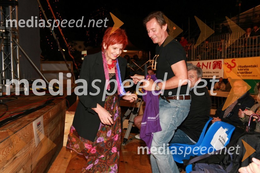 Majda Širca, ministrica za kulturo in Vladimir Rukavina Gogo, direktor Narodnega doma Maribor ter direktor Festivala Lent17. Festival Lent 2009, otvoritveni vikend