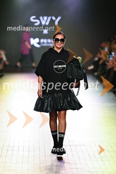  Pika  Zrim, urednica spletnega portala citylife.si in modna vplivnicaLjubljana Fashion Week 2024, modne revije, četrti dan