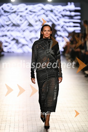  Pika  Zrim, urednica spletnega portala citylife.si in modna vplivnicaLjubljana Fashion Week 2024, modne revije, četrti dan