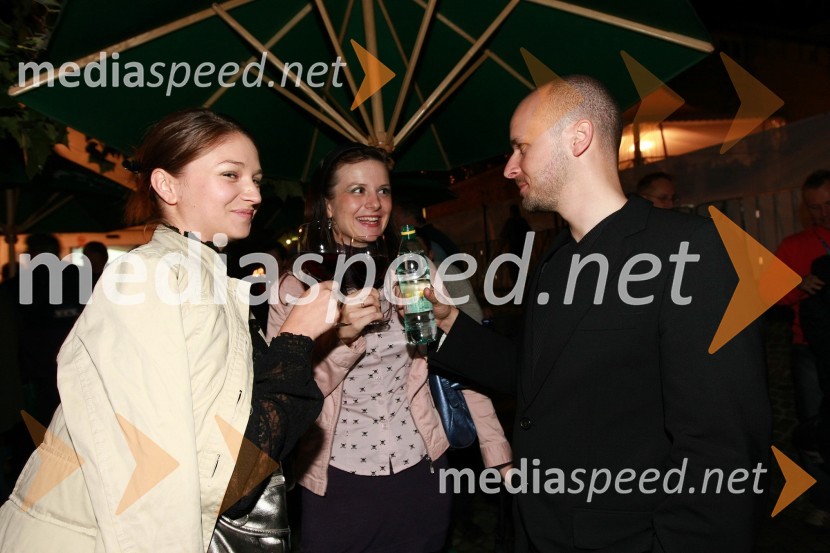 Alenka Šurlan, novinarka RTS, Darja Vudler in Bojan Belna ml., solastnik lokala Samsara in oglaševalske agencije Villa Creativa17. Festival Lent 2009, otvoritveni vikend
