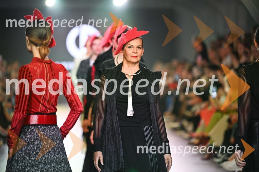  Pika  Zrim, urednica spletnega portala citylife.si in modna vplivnicaLjubljana Fashion Week 2024, modne revije, četrti dan