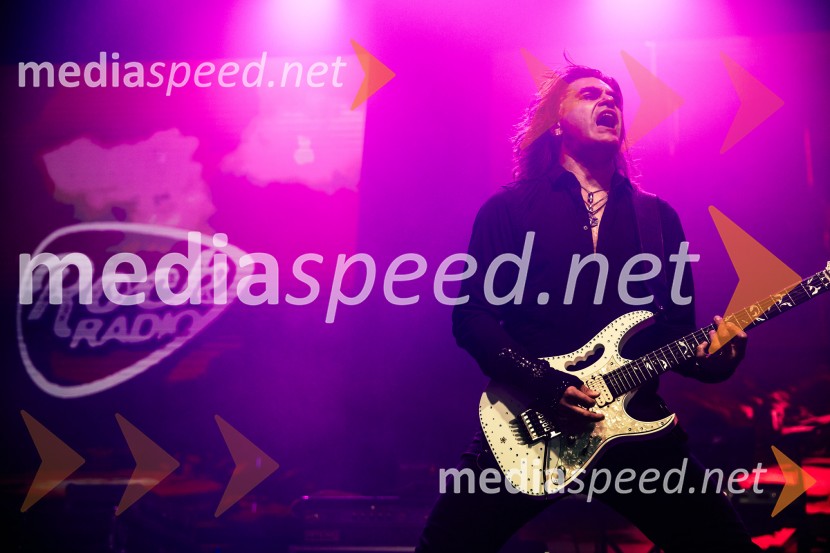  Bor Zuljan, kitarist, Šank rockRock Radio praznoval 10 let čistega rocka