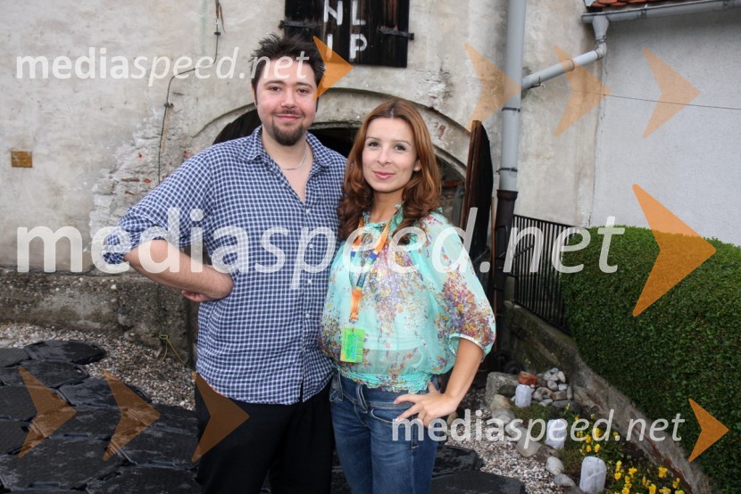 Gal Gjurin, glasbenik ter pevec in Jana Ujčič, novinarka ter voditeljica RTS17. Festival Lent 2009, otvoritveni vikend