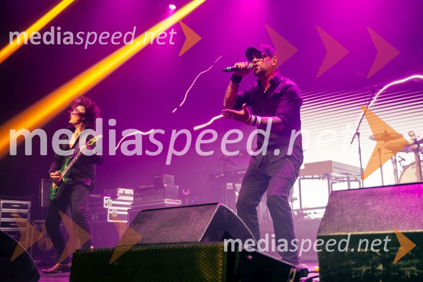  Tomi Meglič, glasbenik, pevec skupine SiddhartaRock Radio praznoval 10 let čistega rocka