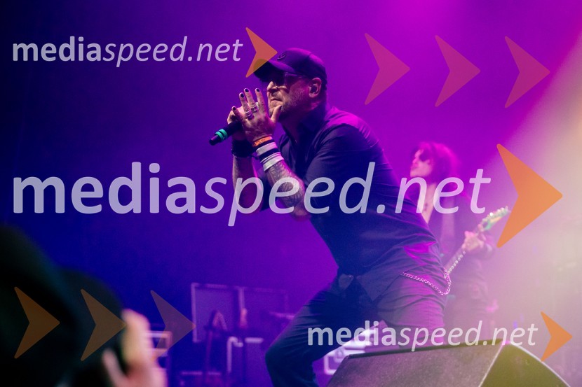  Tomi Meglič, glasbenik, pevec skupine SiddhartaRock Radio praznoval 10 let čistega rocka