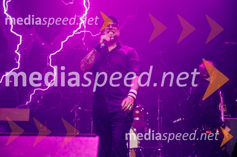  Tomi Meglič, glasbenik, pevec skupine SiddhartaRock Radio praznoval 10 let čistega rocka