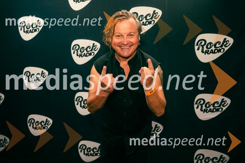  Matjaž Jelen, pevec, skupina Šank RockRock Radio praznoval 10 let čistega rocka