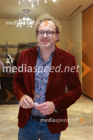  Gregor Knafelc, Delo d.o.oPremiera drame Radost na velikem odru MGL