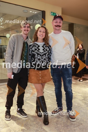  Tilen Oblak, asistent dramaturginje;  ... ;  ... Premiera drame Radost na velikem odru MGL