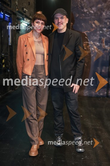  Nejc Gazvoda, filmski režiser in pisatelj;  Saška Vipotnik, glasbenicaPremiera drame Radost na velikem odru MGL