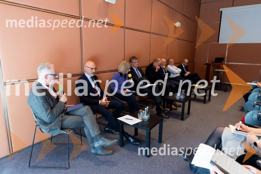  ... ;  Boris Grigić, slovenski veleposlanik v Franciji;  Florence Levy, Francoska veleposlanica v SlovenijiGospodarska diplomacija - trenutni položaj in prihodnji razvoj v regiji EU