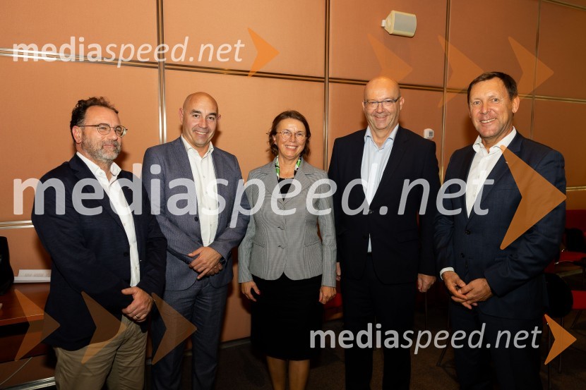  ... ;  ... ;  Tatjana  Šikovec, president, French Slovenian Business Club;  ... ;  ... Gospodarska diplomacija - trenutni položaj in prihodnji razvoj v regiji EU