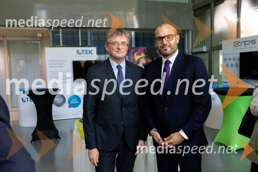  Giuseppe Cavagna, italijanski veleposlanik v Sloveniji;  Slobodan  Šešum, generalni direktor, Direktorat za gospodarsko in javno diplomacijoGospodarska diplomacija - trenutni položaj in prihodnji razvoj v regiji EU