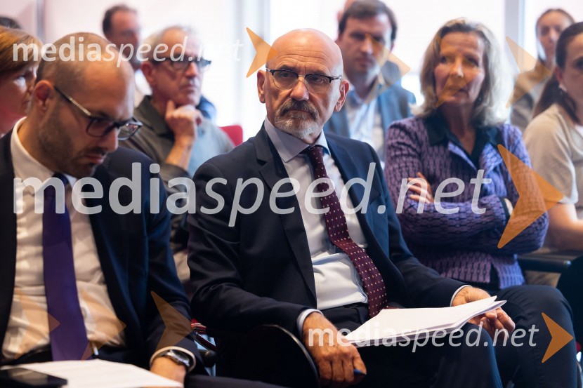  Boris Grigić, slovenski veleposlanik v FrancijiGospodarska diplomacija - trenutni položaj in prihodnji razvoj v regiji EU