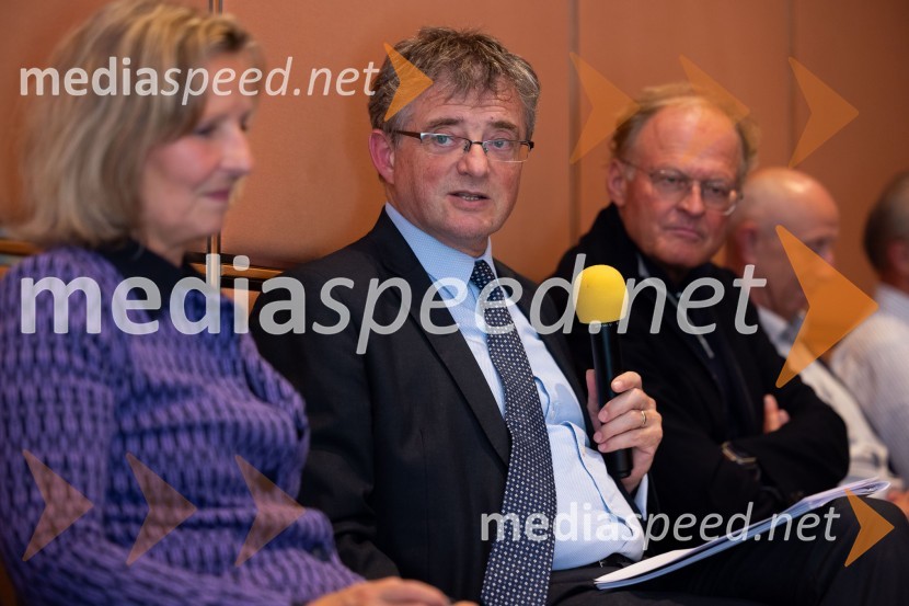  Florence Levy, Francoska veleposlanica v Sloveniji;  Giuseppe Cavagna, italijanski veleposlanik v Sloveniji;  Janez  Škrabec, direktor Riko d.o.o.Gospodarska diplomacija - trenutni položaj in prihodnji razvoj v regiji EU