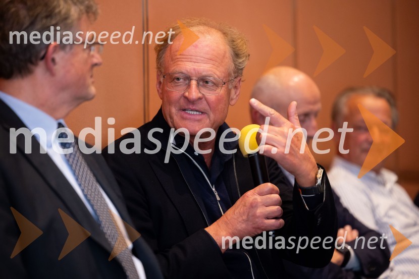  Janez  Škrabec, direktor Riko d.o.o.Gospodarska diplomacija - trenutni položaj in prihodnji razvoj v regiji EU