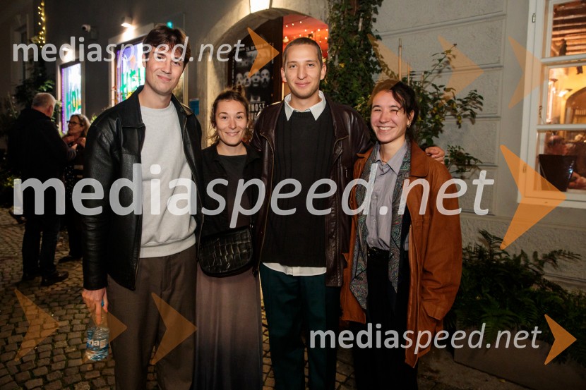  Žiga Hren, režiser;  Karolína Kotrbová, scenografinja;  ... ;  Iva Štefanija Slosar, dramaturginjaBalada o trobenti in oblaku, premiera v Mini teatru