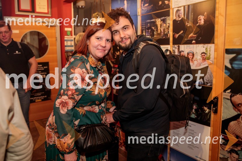  Teja Pelko, novinarka;  ... Balada o trobenti in oblaku, premiera v Mini teatru