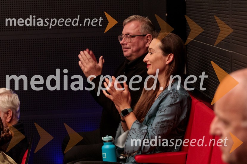  Robert Waltl, direktor, Mini teater;  Gaja Višnar, igralkaBalada o trobenti in oblaku, premiera v Mini teatru