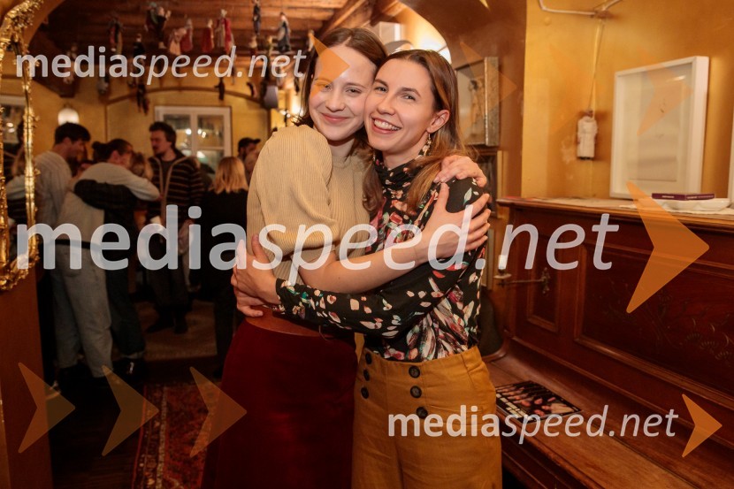  Alja Krhin, igralka;  Neža Dvorščak, igralkaBalada o trobenti in oblaku, premiera v Mini teatru