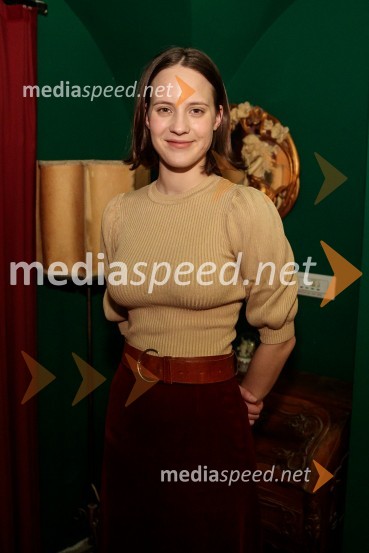  Alja Krhin, igralkaBalada o trobenti in oblaku, premiera v Mini teatru