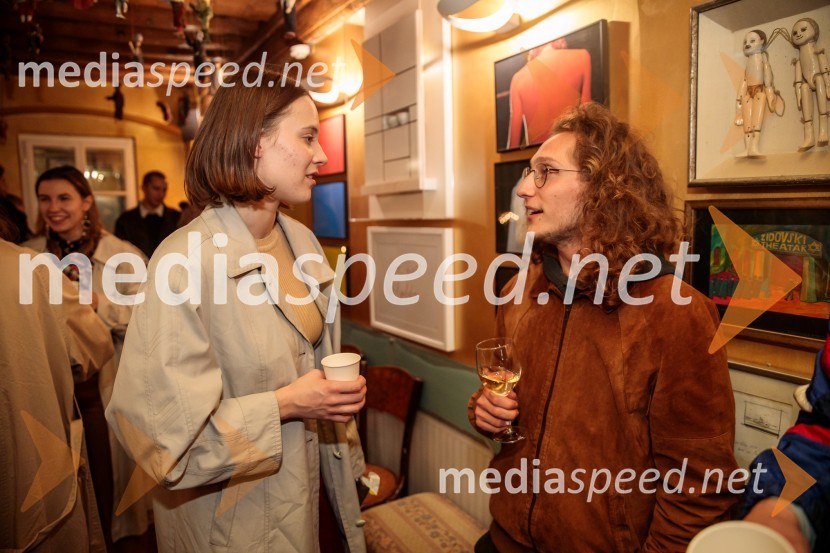  Alja Krhin, igralka;  ... Balada o trobenti in oblaku, premiera v Mini teatru