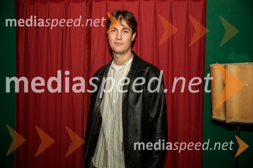  Žiga Hren, režiserBalada o trobenti in oblaku, premiera v Mini teatru