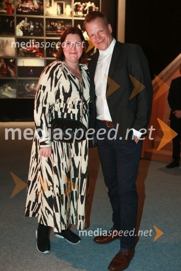  Teja Pelko, novinarka;  Luka Nabergoj, pomočnik ravnateljice SNG Drama LjubljanaOtroci sonca, premiera v SNG Drama Ljubljana