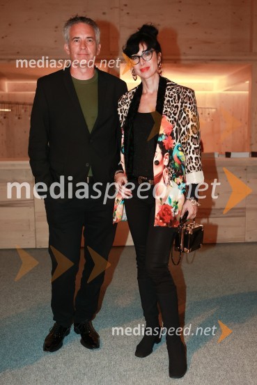  Robi Lesnik, arhitekt;  dr. Jerca  Legan, antropologinja in strokovnjakinja za strateške komunikacijeOtroci sonca, premiera v SNG Drama Ljubljana