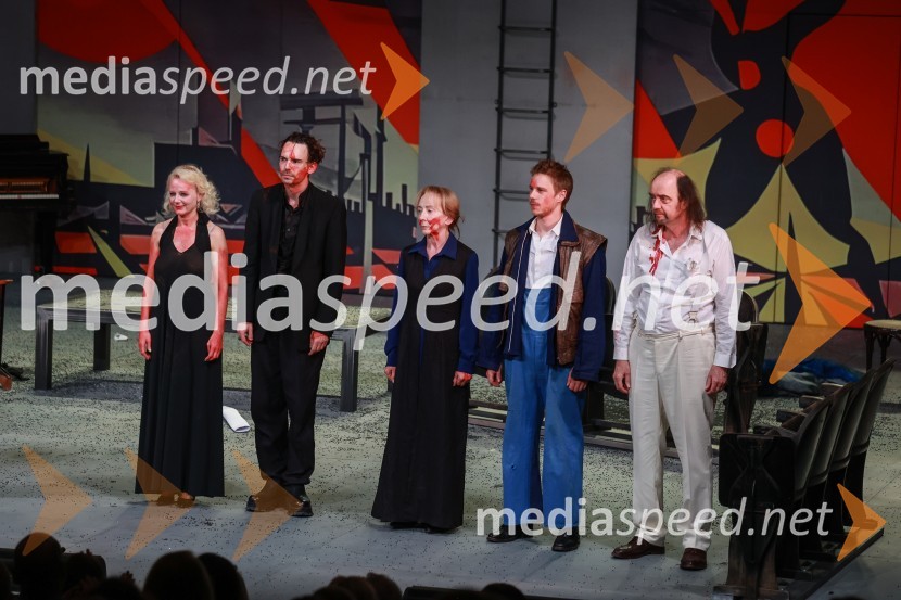  ... ;  ... ;  ... ;  Timon Šturbej, igralec;  ... Otroci sonca, premiera v SNG Drama Ljubljana