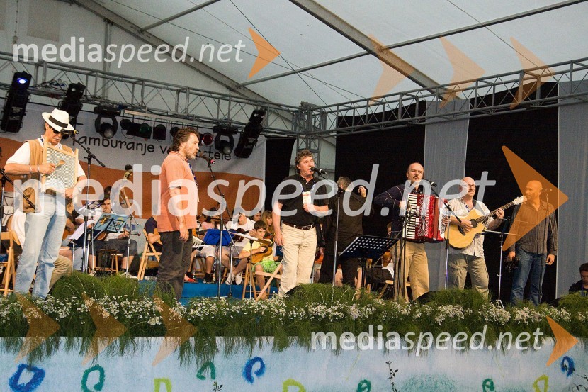 Skupina CalegariaEtnokostel 2009, festival etno glasbe