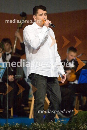 Samo Javornik, pevec skupine FolkloraEtnokostel 2009, festival etno glasbe