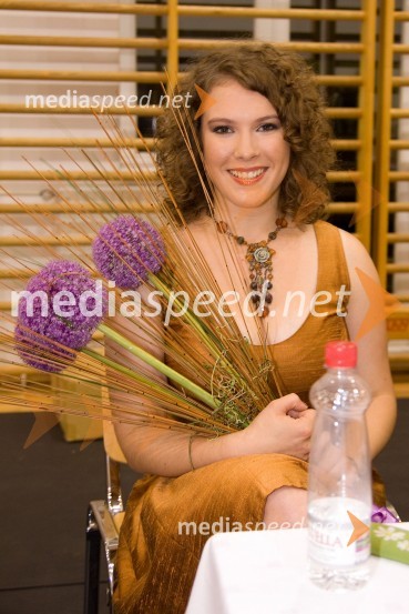 Lea Likar, pevkaEtnokostel 2009, festival etno glasbe