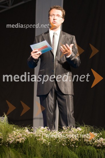 Andrej Hofer, voditelj prireditveEtnokostel 2009, festival etno glasbe