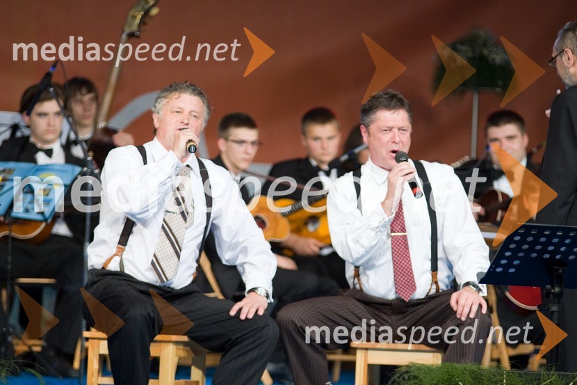 Skupina Prifarski muzikantiEtnokostel 2009, festival etno glasbe