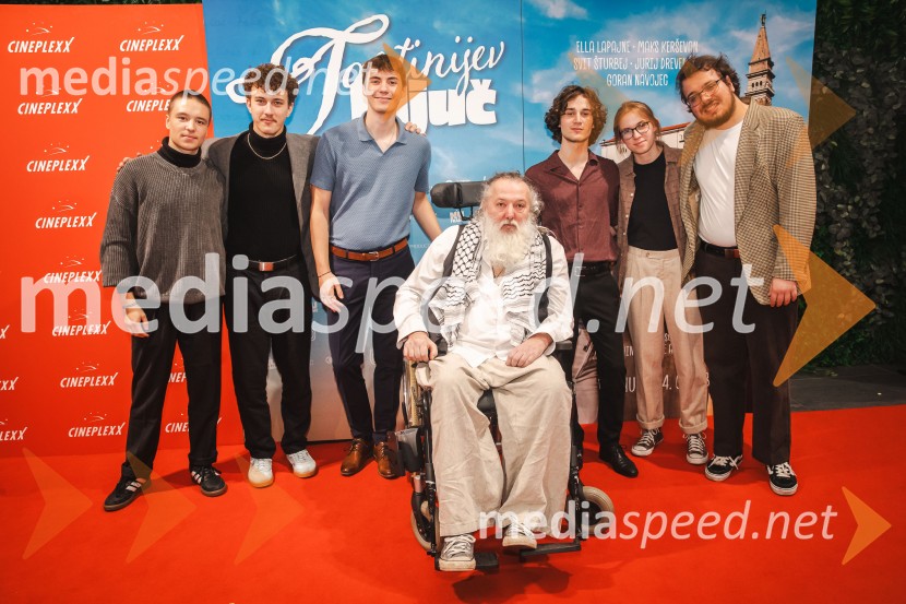  Svit Šturbej;  Martin Mutec, glasbena skupina LPS;  Filip Vidušin, glasbena skupina LPS;  Vinci Vogue Anžlovar, scenarist;  Gašper Hlupič, glasbena skupina LPS;  Zala Velenšek, glasbena skupina LPS;  Žiga Žvižej, glasbena skupina LPSTartinijev ključ, velika premiera v Cineplexx Ljubljana