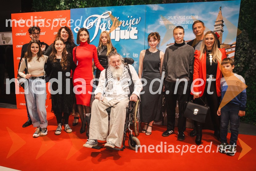  ... ;  ... ;  ... ;  Irena Kožuh;  Zala Djurić, igralka;  Ella Lapajne, igralka;  Vinci Vogue Anžlovar, scenarist;  Maks Kerševan, igralka;  Maks Kerševan, igralka;  Svit Šturbej;  Kaly Kolonič, voditeljica, lastnica licence World Top Model Slovenia in lastnica PR Agencije Ekskluzivno;  ... Tartinijev ključ, velika premiera v Cineplexx Ljubljana