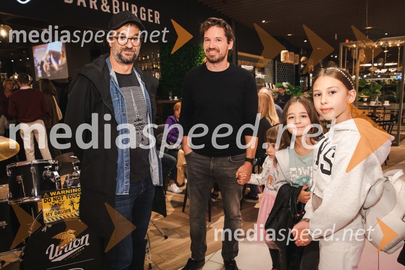  Slobodan Maksimović, režiser;  ... ;  ... ;  ... Tartinijev ključ, velika premiera v Cineplexx Ljubljana