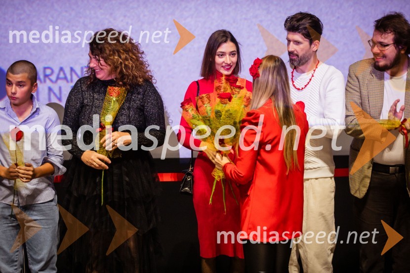  ... ;  Irena Kožuh;  Zala Djurić, igralka;  Tomaž Mihelič - Marlenna, član skupine SestreTartinijev ključ, velika premiera v Cineplexx Ljubljana