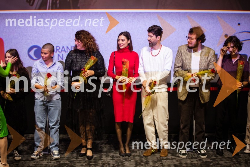  ... ;  Irena Kožuh;  Zala Djurić, igralka;  Tomaž Mihelič - Marlenna, član skupine Sestre;  Žiga Žvižej, glasbena skupina LPS;  Gašper Hlupič, glasbena skupina LPSTartinijev ključ, velika premiera v Cineplexx Ljubljana