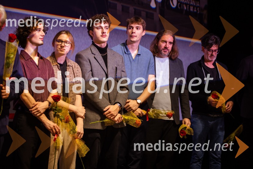  Gašper Hlupič, glasbena skupina LPS;  Zala Velenšek, glasbena skupina LPS;  Martin Mutec, glasbena skupina LPS;  Filip Vidušin, glasbena skupina LPS;  ... ;  ... Tartinijev ključ, velika premiera v Cineplexx Ljubljana