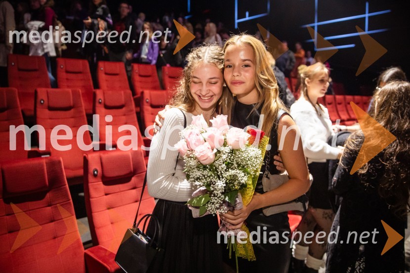  ... ;  Ella Lapajne, igralkaTartinijev ključ, velika premiera v Cineplexx Ljubljana