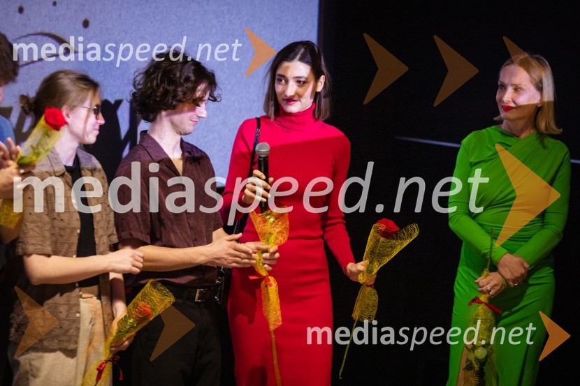  Gašper Hlupič, glasbena skupina LPS;  Zala Velenšek, glasbena skupina LPS;  Zala Djurić, igralka;  Tanja Ribič, igralkaTartinijev ključ, velika premiera v Cineplexx Ljubljana