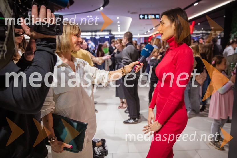  Ana Raščan, voditeljica in novinarka;  Zala Djurić, igralkaTartinijev ključ, velika premiera v Cineplexx Ljubljana