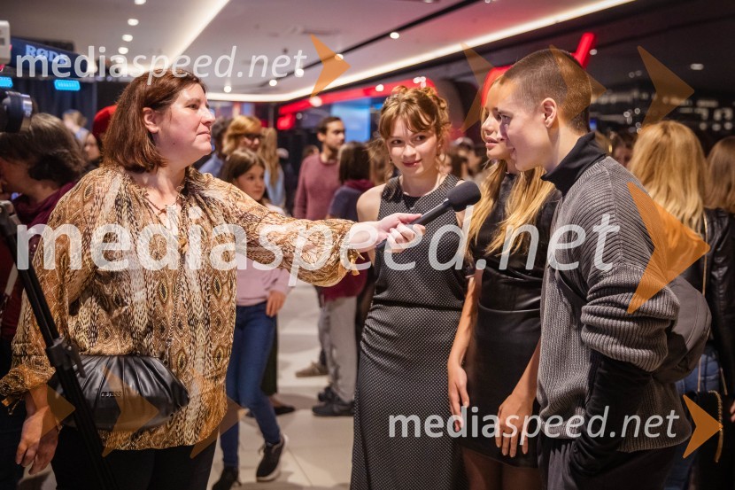  Teja Pelko, novinarka;  Maks Kerševan, igralka;  Ella Lapajne, igralka;  Svit ŠturbejTartinijev ključ, velika premiera v Cineplexx Ljubljana