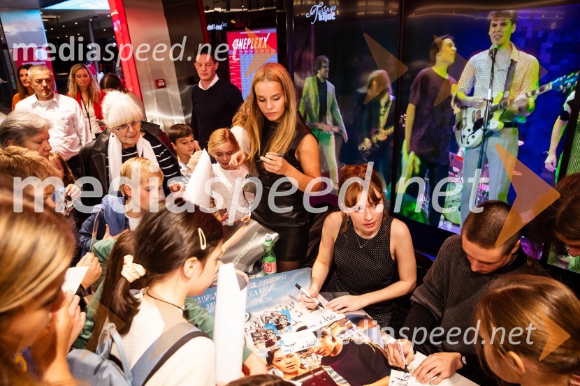  Ella Lapajne, igralka;  Maks Kerševan, igralkaTartinijev ključ, velika premiera v Cineplexx Ljubljana