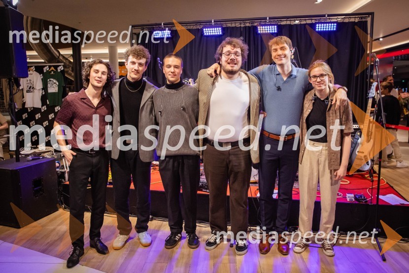  Gašper Hlupič, glasbena skupina LPS;  Martin Mutec, glasbena skupina LPS;  Svit Šturbej;  Žiga Žvižej, glasbena skupina LPS;  Filip Vidušin, glasbena skupina LPS;  Zala Velenšek, glasbena skupina LPSTartinijev ključ, velika premiera v Cineplexx Ljubljana