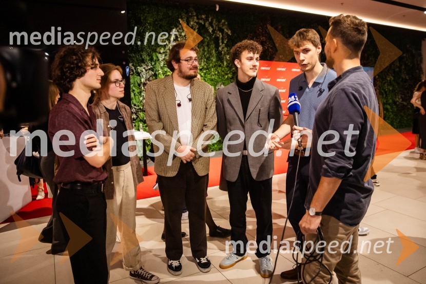  Gašper Hlupič, glasbena skupina LPS;  Zala Velenšek, glasbena skupina LPS;  Žiga Žvižej, glasbena skupina LPS;  Martin Mutec, glasbena skupina LPS;  Filip Vidušin, glasbena skupina LPS;  Alen Podlesnik, moderator, novinar POP TVTartinijev ključ, velika premiera v Cineplexx Ljubljana