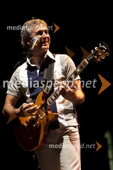 Kitarist spremljevalne skupineGilberto Gil – Musica Popular Brasileira, koncert