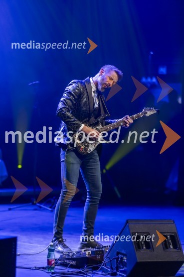  Gregor Bezenšek, glasbenik, Soulgreg artist, društvo Viljem Julijan, kandidat na predsedniških volitvah 2022Veliki dobrodelni koncert VILJEM JULIJAN 2024